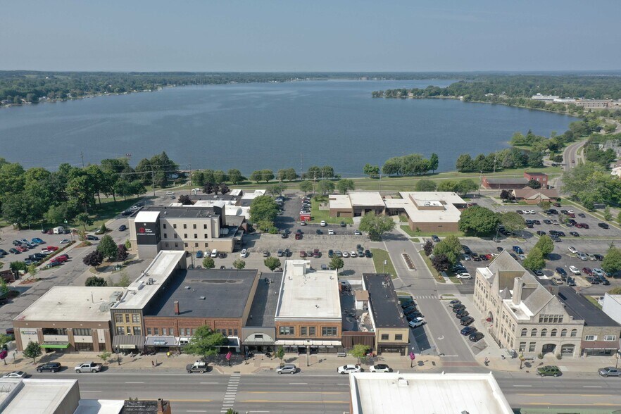 More Photos Of 117 N Mitchell St, Cadillac Medical For Sale
