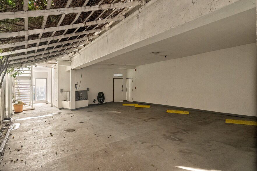 More Photos Of 3111 Ocean Front Walk, Marina Del Rey Apartments For Sale