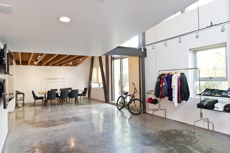 More Photos Of 2100 Abbot Kinney Blvd, Venice Office For Lease