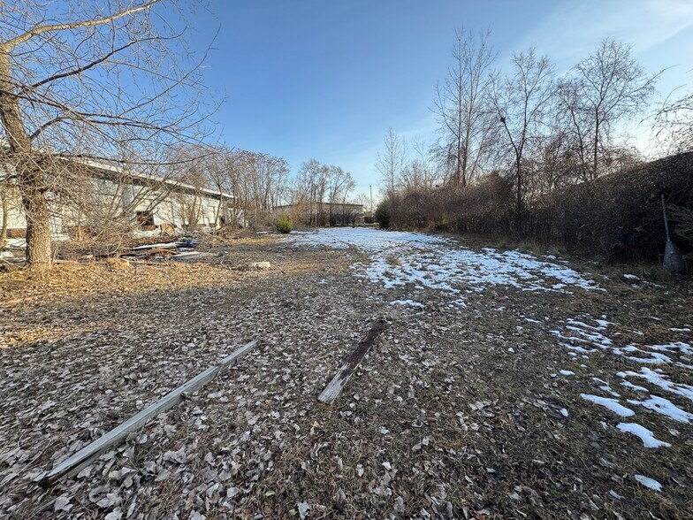 More Photos Of 1221 N Niagara St, Saginaw Warehouse For Sale