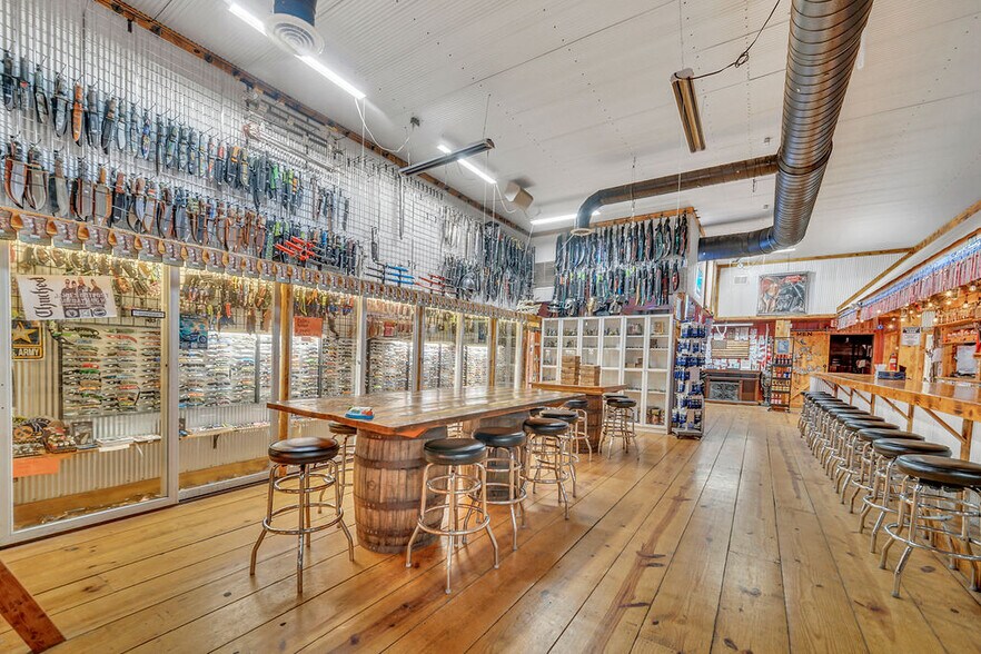 More Photos Of 602 Clark St, Utica Restaurant For Sale
