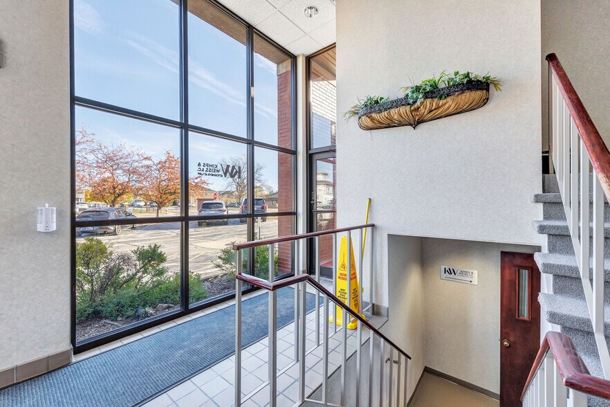 More Photos Of 414 S Jefferson St, Green Bay Office For Sale