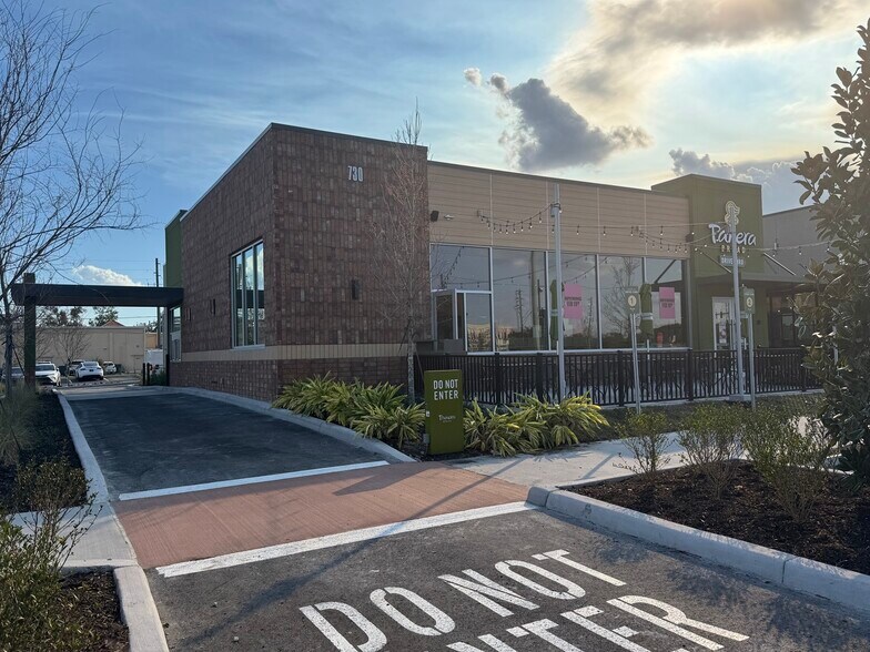 More Photos Of 730 E Altamonte Dr, Altamonte Springs General Retail For Sale