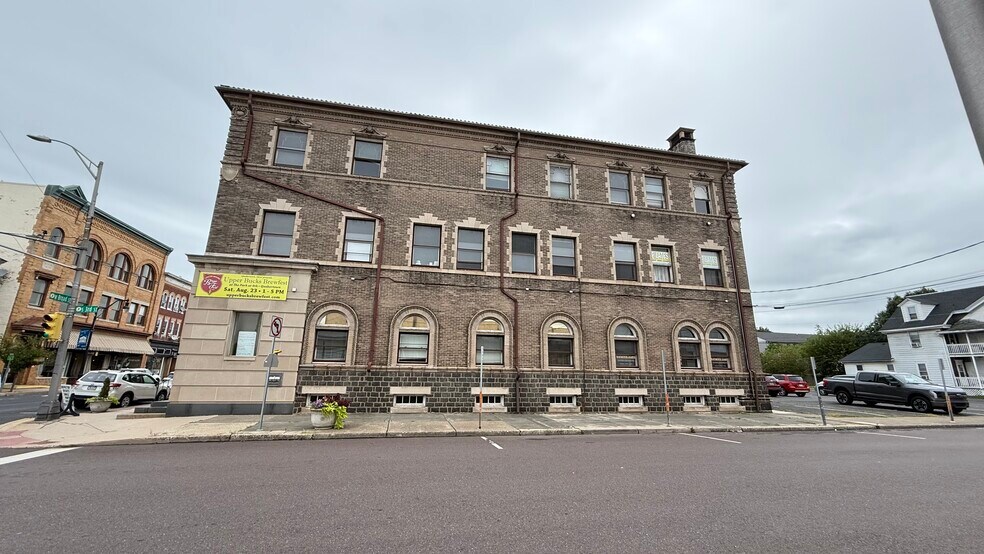 More Photos Of 242-248 W Broad St, Quakertown Office For Sale