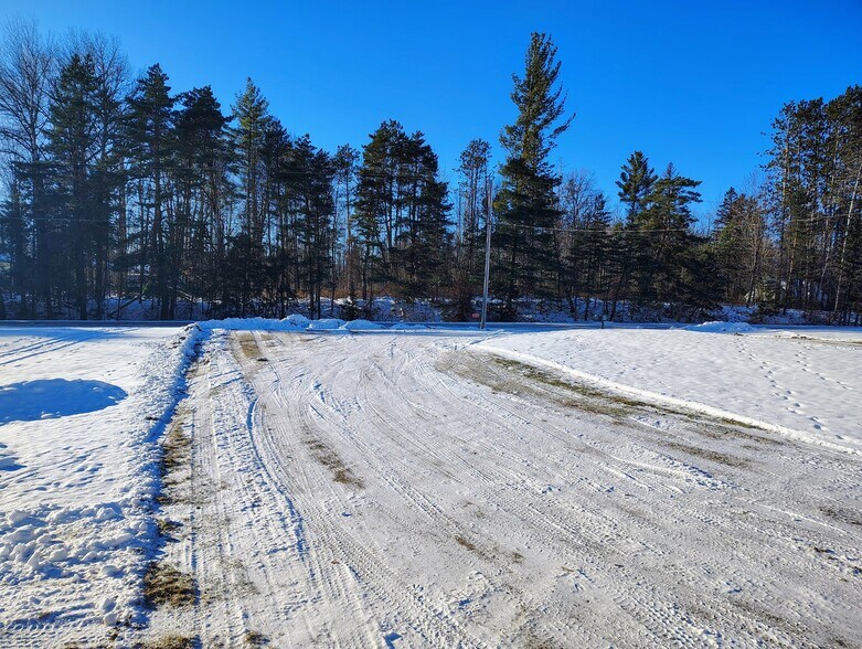 More Photos Of N16184 Old Hwy 13, Lake Service For Sale