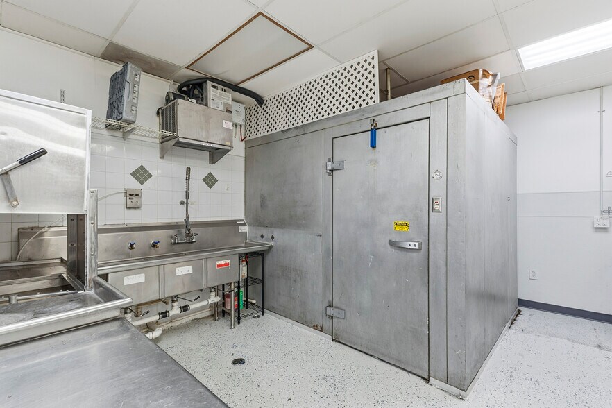 More Photos Of 160 Cypress Point Pky, Palm Coast General Retail For Sale