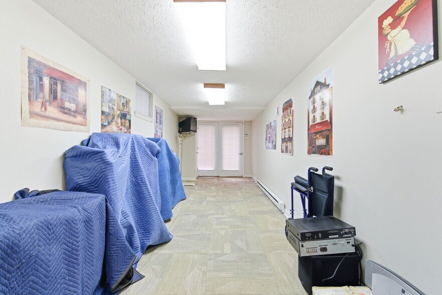 More Photos Of 3208 College Dr, Louisville Office For Sale