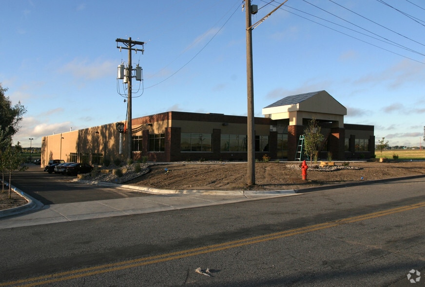 More Photos Of 2901 E 78th St, Bloomington Light Distribution For Sale