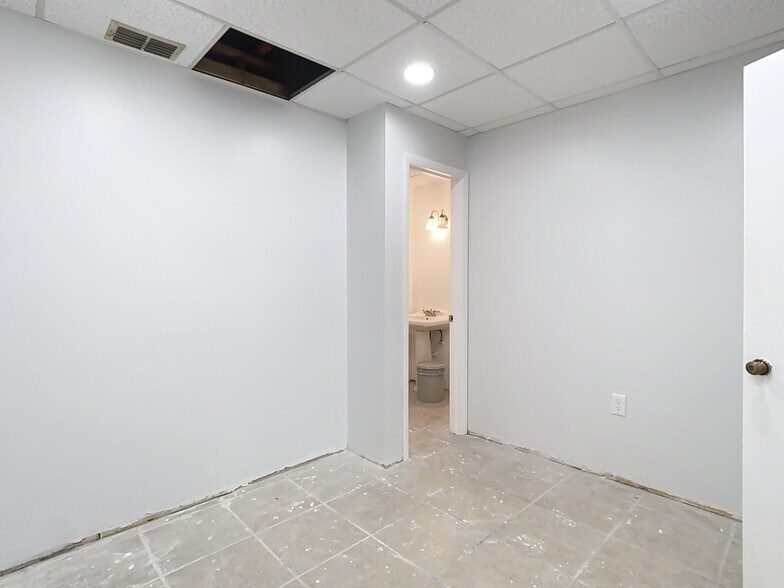 More Photos Of 6430 Madison St, New Port Richey Medical For Sale