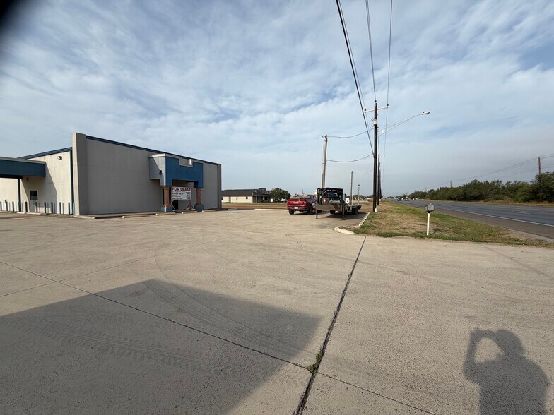 More Photos Of 3543 W US Highway 83, Rio Grande City Office For Lease