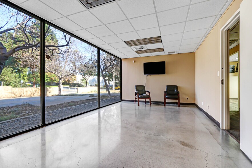 More Photos Of 2075 Knoll Dr, Ventura Manufacturing For Lease