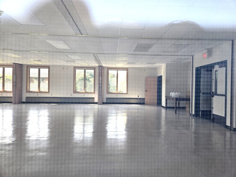 More Photos Of 5000 Fergus Rd, Saint Charles Religious Facility For Sale