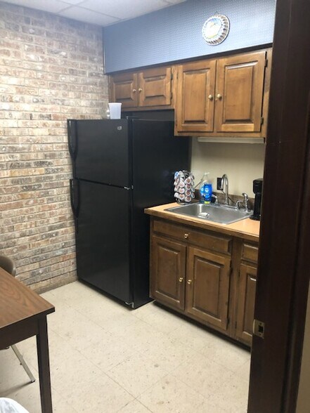 More Photos Of 5235 Florida Blvd, Baton Rouge Office For Sale