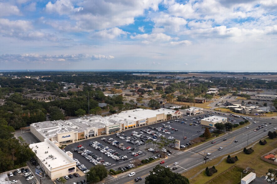 More Photos Of 1650-1670 Airport Blvd, Pensacola Unknown For Lease