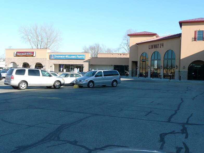 More Photos Of 500-740 W Lincoln Ave, Goshen Unknown For Lease