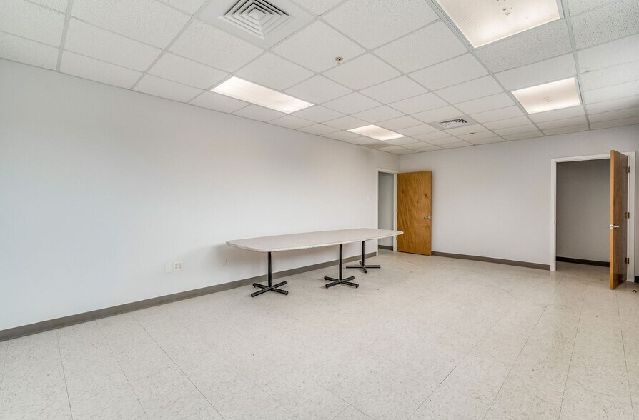 More Photos Of 598 Armistead Ln, Holt Industrial For Lease