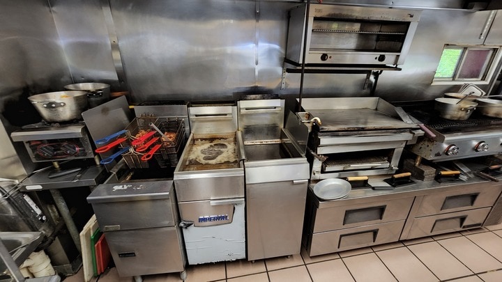 More Photos Of 302 Middle Rd, Blue Point Restaurant For Sale