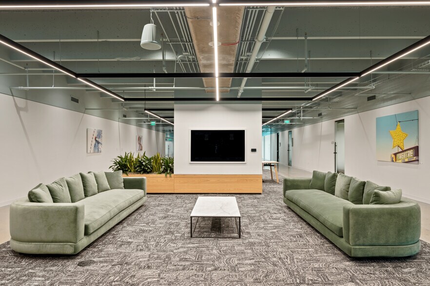 More Photos Of 8350 N Central Expy, Dallas Unknown For Lease