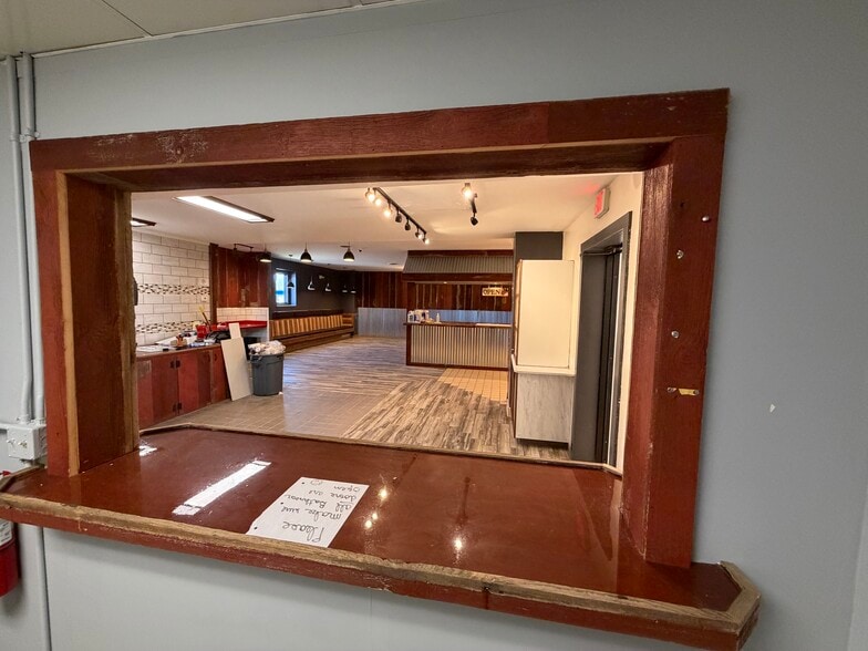 More Photos Of 150 S Washington St, Oxford Freestanding For Sale