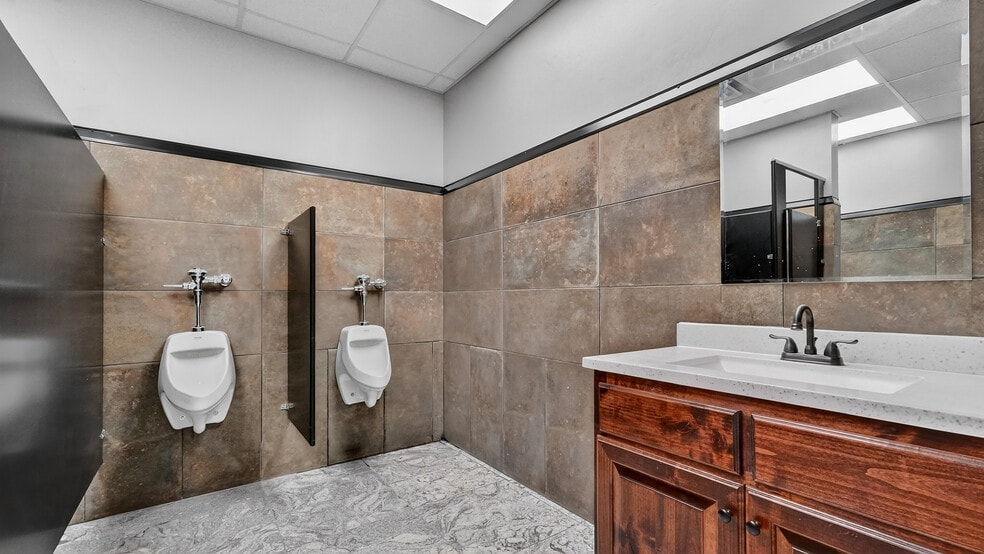 More Photos Of 16510 W Basin St, Odessa Warehouse For Sale