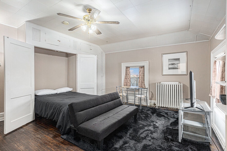 More Photos Of 701 Center Ave, Bay City Apartments For Sale