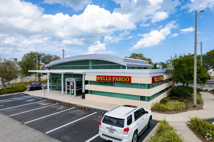 More Photos Of 204-284 E Eau Gallie Blvd, Indian Harbour Beach General Retail For Lease