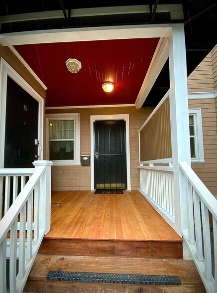 More Photos Of 1906 NW 25th Ave, Portland Apartments For Lease