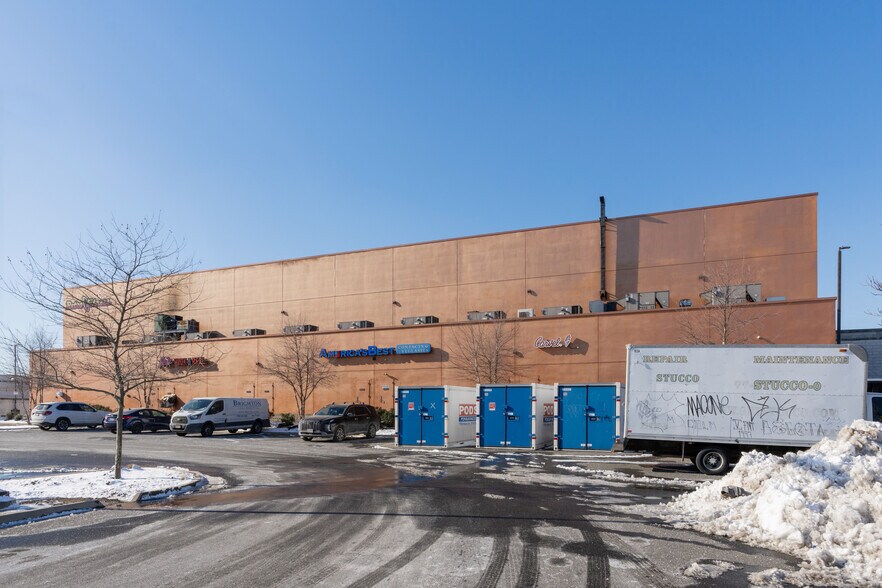 More Photos Of 2590 Hylan Blvd, Staten Island General Retail For Lease