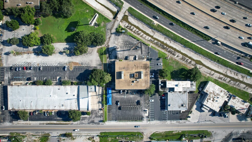 More Photos Of 6222 W Interstate 10, San Antonio Office For Sale