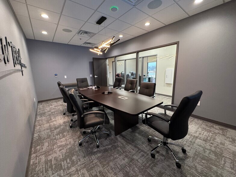 More Photos Of 645 Sandpiper Trl, Cottage Grove Warehouse For Lease