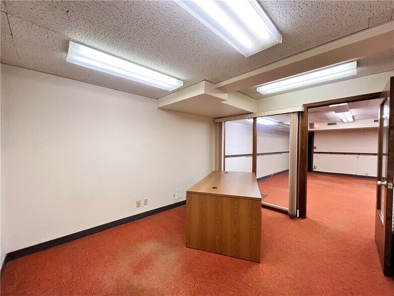 More Photos Of 436 E La Salle Ave, Barron Office Residential For Lease