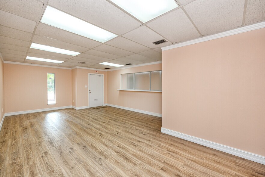 More Photos Of 6449 38th Ave, Saint Petersburg Medical For Lease