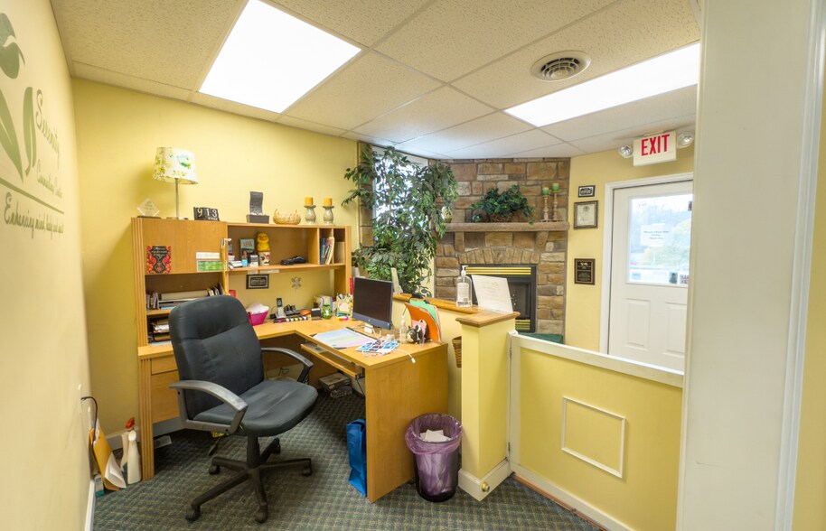 More Photos Of 4542 Blue Ridge Blvd, Blue Ridge Office For Sale