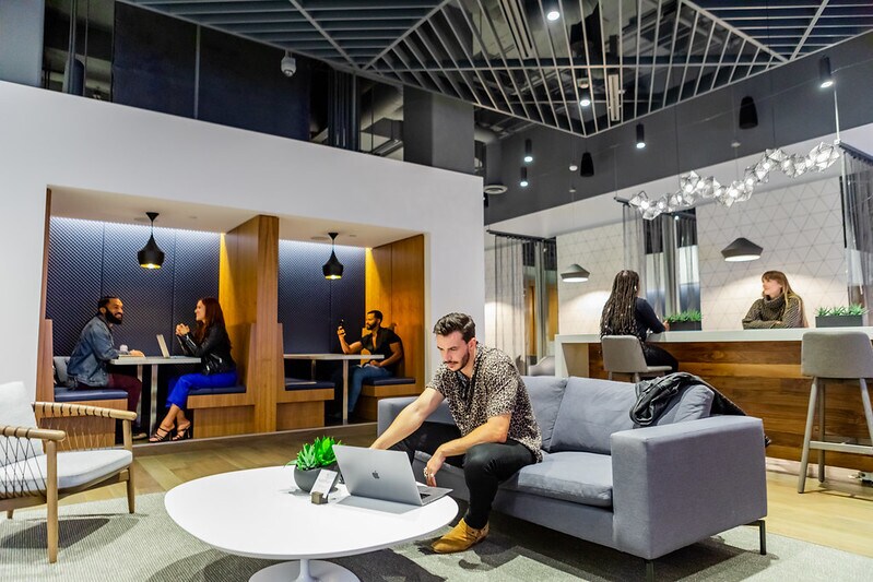 More Photos Of 2049 Century Park E, Los Angeles Office For Lease