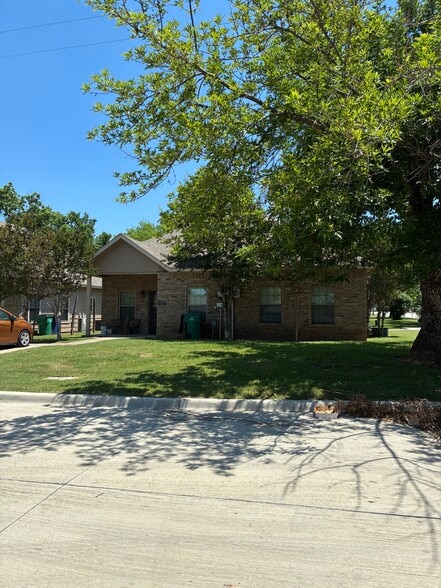More Photos Of 1101 Cates St, Bridgeport Multifamily For Sale
