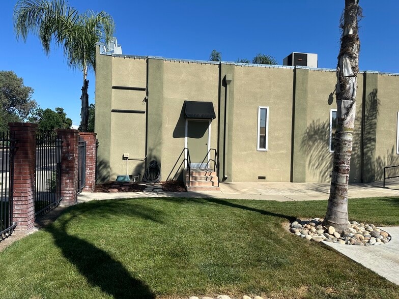 More Photos Of 1001 W Noble Ave, Visalia Specialty For Sale