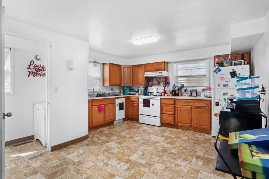 More Photos Of 1104 2nd St SE, Minot Apartments For Sale