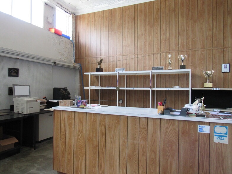 More Photos Of 702-704 E Davis St, Burlington Storefront For Sale