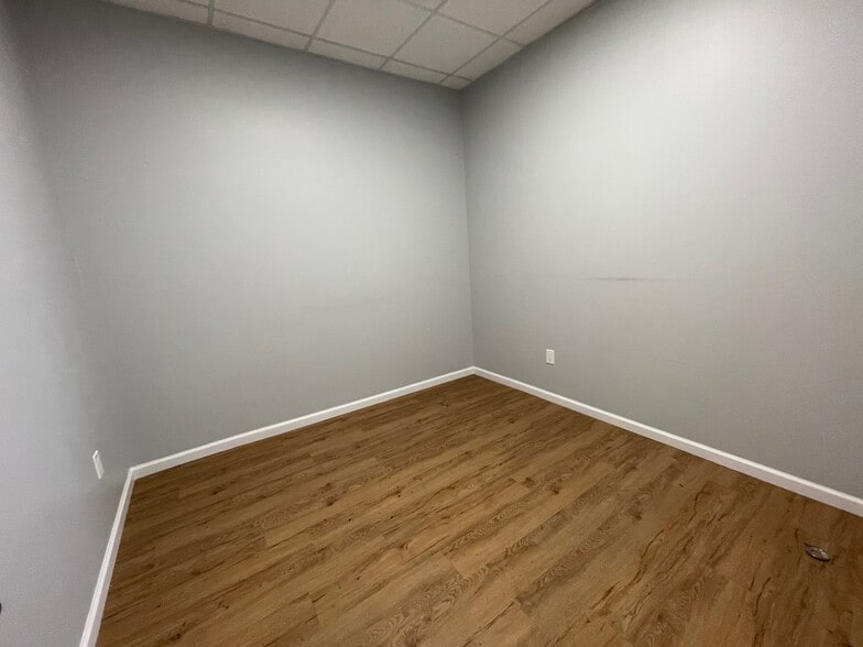 More Photos Of 36-18 Main St, Flushing Office For Sale