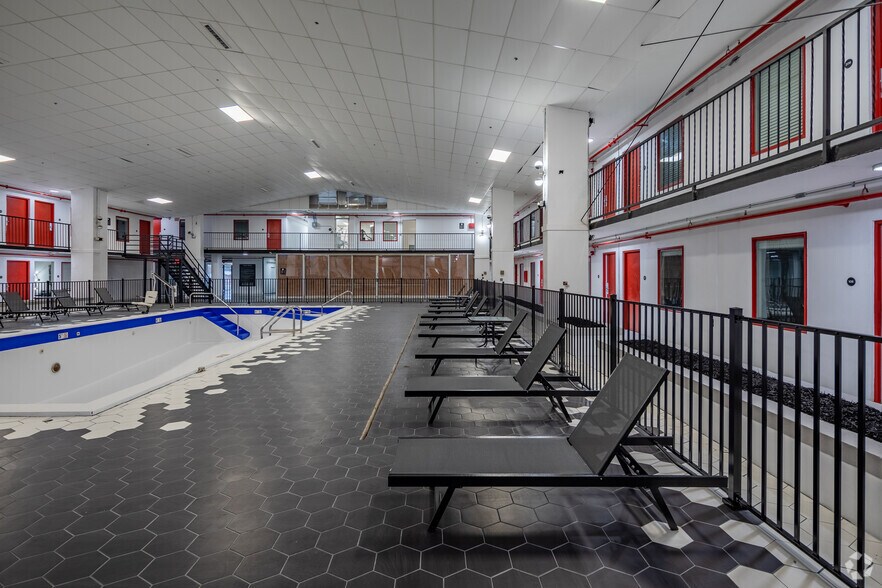 More Photos Of 803 N 2nd St, Clarksville Apartments For Lease