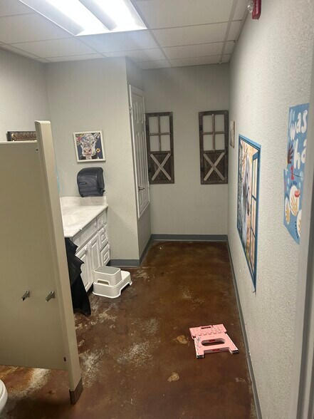 More Photos Of 13341 & 13345 China Spring rd, China Spring Storefront For Sale