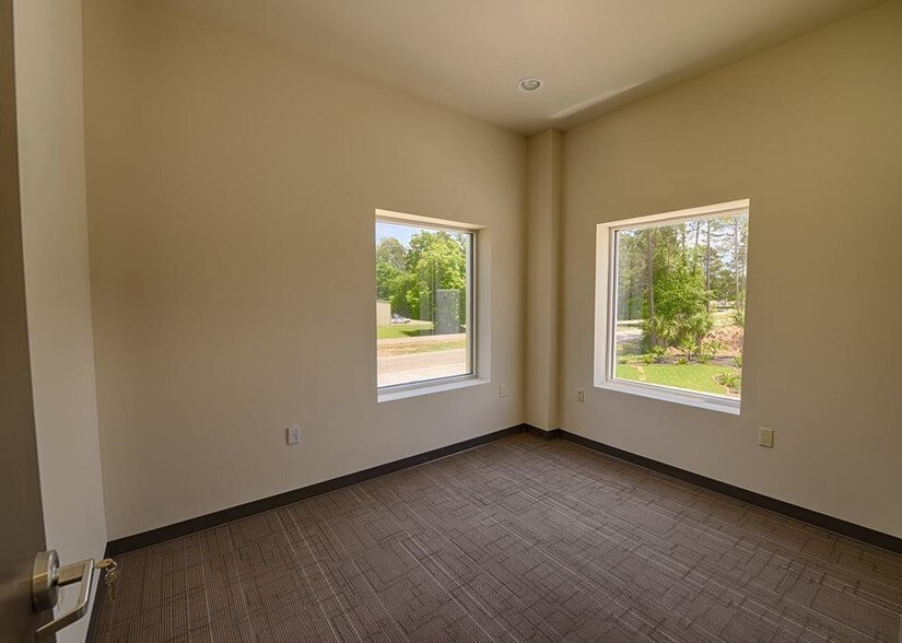 More Photos Of 32403 Tamina Rd, Magnolia Unknown For Lease