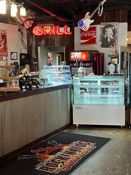 More Photos Of 2121 Batesville Blvd, Southside Restaurant For Sale