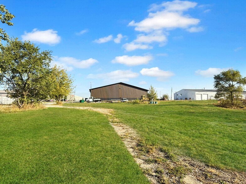 More Photos Of 1911 NE 58th Ave, Des Moines Industrial For Sale