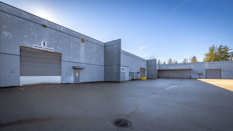 More Photos Of 5465 Production Blvd, Surrey Service For Lease