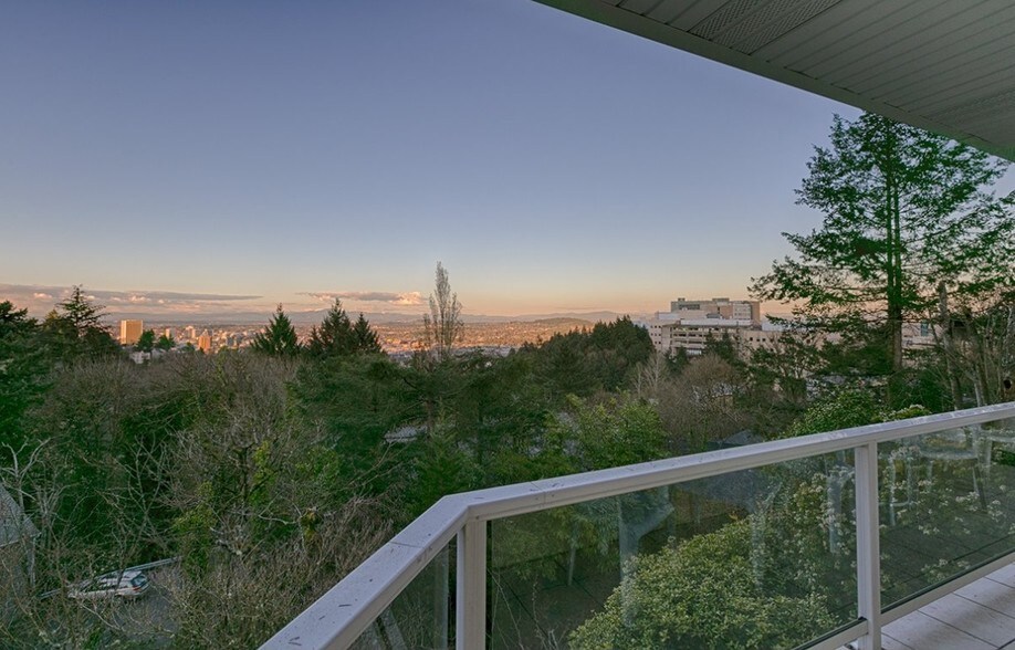 More Photos Of 3020-3024 SW 12th Ave, Portland Apartments For Sale