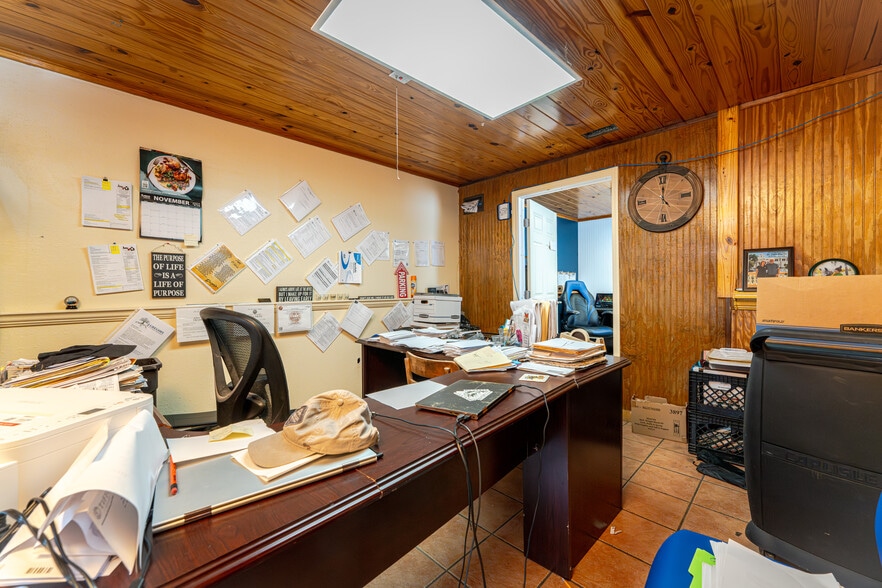 More Photos Of 23064 Harbor View Rd, Port Charlotte Warehouse For Sale