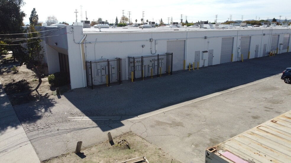 More Photos Of 9533-9551 Cozycroft Ave, Chatsworth Warehouse For Sale