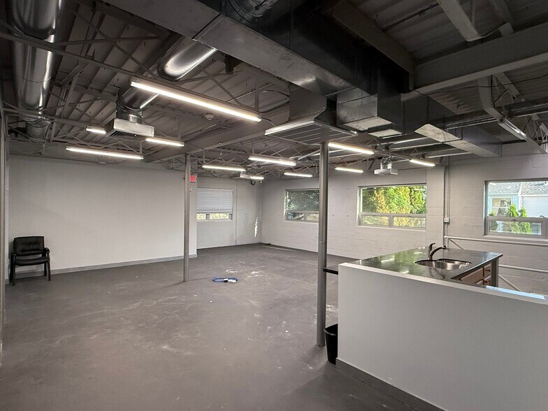 More Photos Of 53 Hancock St, Stratford Manufacturing For Lease