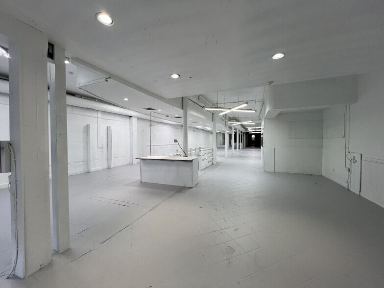 More Photos Of 813 Chapel St, New Haven Freestanding For Lease